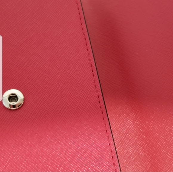 Kate Spade Laurel Way iPhone Wristlet - Picture 12 of 14